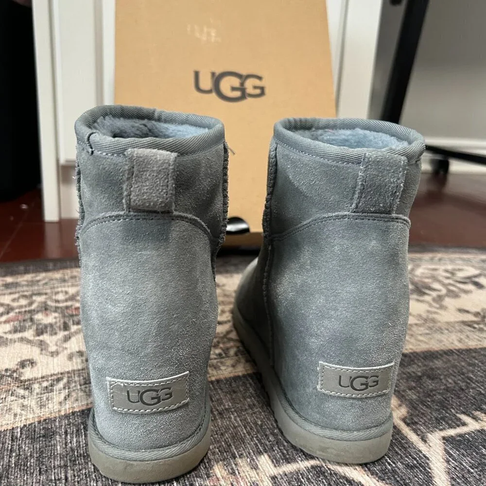 UGG Classic Mini Wedge Bootie Geyser Suede Size 9 EUC
